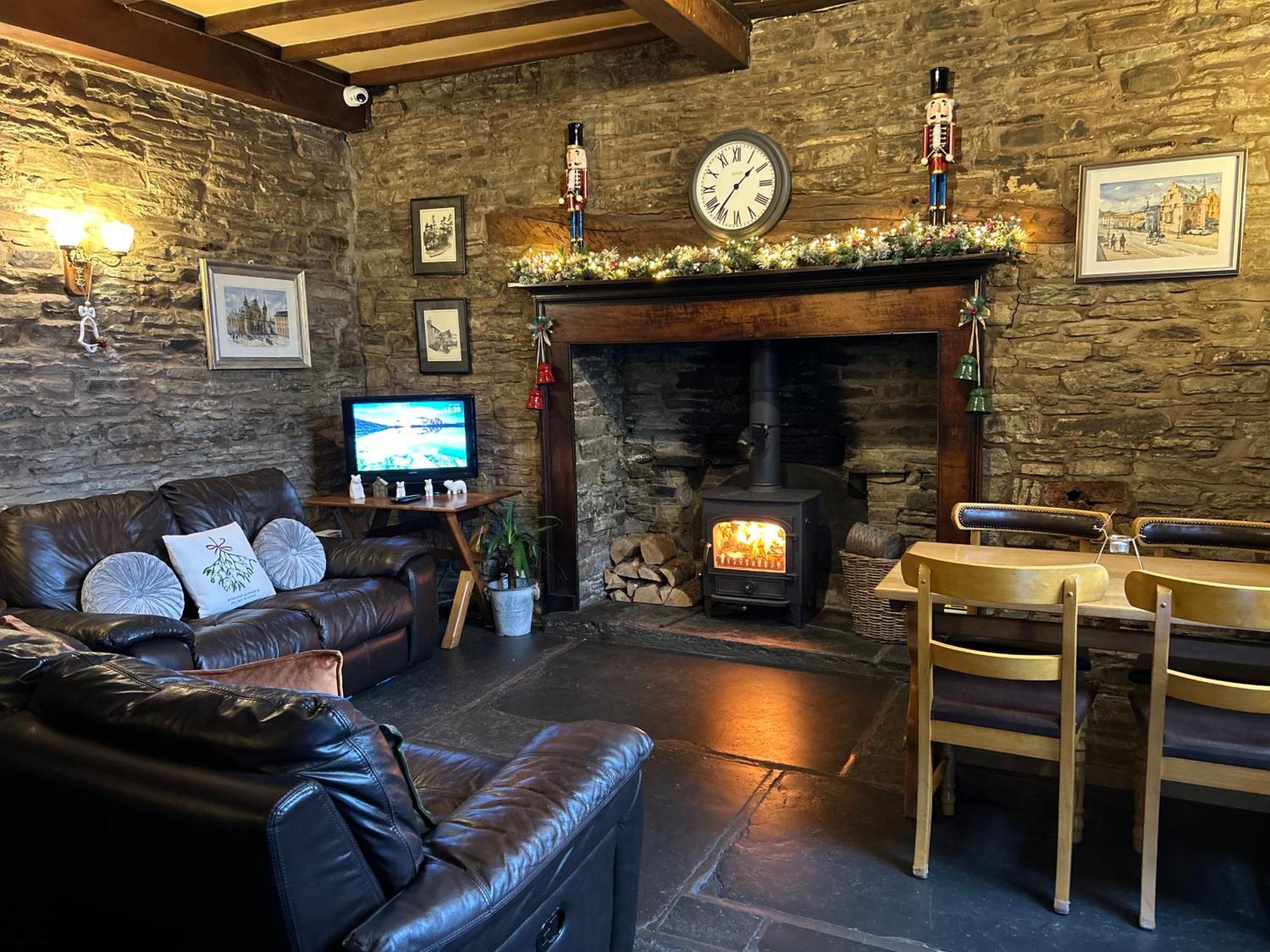 Castle Inn Knighton  Eksteriør billede